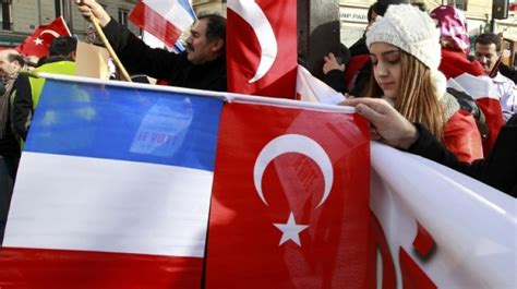 F­r­a­n­s­a­­d­a­k­i­ ­T­ü­r­k­ ­D­e­r­n­e­k­l­e­r­d­e­n­ ­T­a­s­a­r­ı­y­a­ ­T­e­p­k­i­